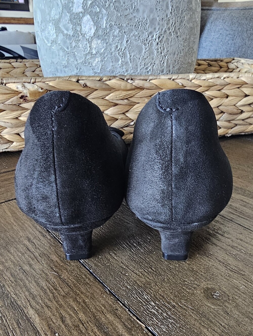 Sofft Black Suede Pointed Toe Kitten Heel Buckle Flat Shoes Women's Sz 9.5 NWOB - Picture 3 of 8